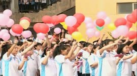 Thousands teachers and students 'shout it out' to help senior students release stress