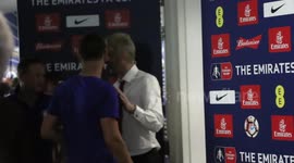 Arsene Wenger spotted talking to John Terry