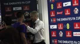 Arsene Wenger spotted talking to John Terry
