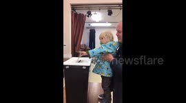 Newsflare Edit - Boy, 2, casts auntie's vote