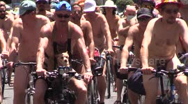 More than a hundred cycle naked through Madrid