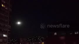 Time-lapse of Saturn and The Moon crossing paths