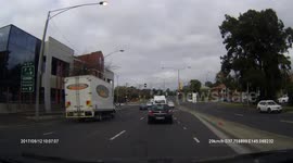 Nasty accident after driver appears to jump red light