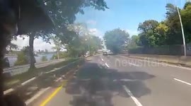 Chofer atropella a motociclistas y se da a la fuga