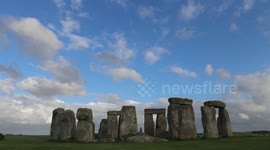 This timelapse video of Stonehenge in summer is beautiful