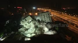 武汉沌口第一烂尾楼爆破 废渣将原地变新砖