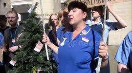 Nurses deliver birthday message to Jeremy Hunt mp .