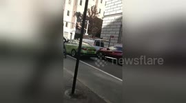Newsflare Edit - Cyclist and Cab Driver nearly fight