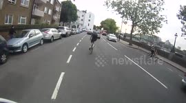 Lorry nearly kills cyclist at lights