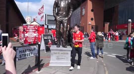 David Moyes Statue at Anfield 27/4/2014