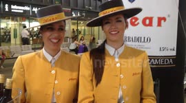 sevillian girls invite you to feria de sevilla