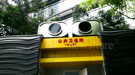 Bizarre Public Toilets Open in Chongqing