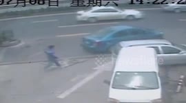 New driver leaves petrol station with petrol pump still in car