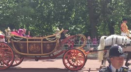 Spain's King Felipe and Queen Elizabeth arrive at Buckingham Palace