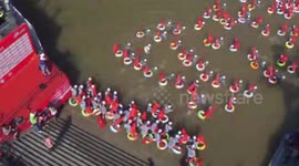 Thousands of people swim across Yangtze River
