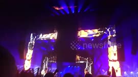 Dancing robot show