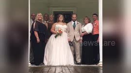 Wedding photo pregnancy reveal