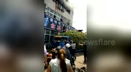 Newsflare Edit - Lorry loading pea sprouts rescues people escaping from burning house
