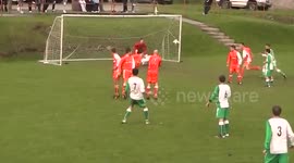 Non league goalkeeper has an absolute howler