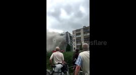 Building with 37 houses burns out