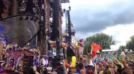 Bonkerz Song at Mainstage of Tomorrowland 2017