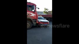 Lorry driver deliberately rams police car to avoid being stopped