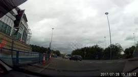 Quarry lorry runs red light nearly taking out dashcam car in Birmingham, UK