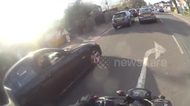 6 POINTS NOT ENOUGH?!?! DRIVER USING MOBILE IN FRONT OF POLICE SMDH