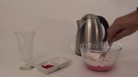 Science teacher creates bubbly 'milkshake' using cornflour and dry ice