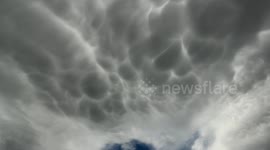 Dramatic Mammatus Clouds Passing Overhead In UK Time Lapse