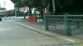 张家港:两半挂车撞击别克 现场犹如“双夹饼”