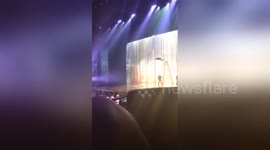 Newsflare Edit - Magician defies gravity
