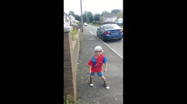 6 yrs old boy can't stop dancing DESPACITO using his own snake dance move