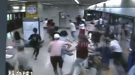 Panic breaks out on Chinese underground causing stampede