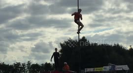 Man breaks canal-vaulting world record
