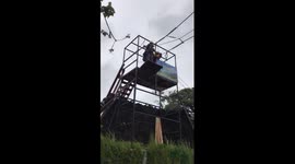 El Grito! En La Bestia del Vuelo del Cóndor