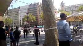Hundreds evacuated in Barcelona in new attack scare