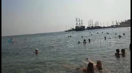 Sea, beach, boats ...