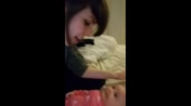 **SO CUTE** BABY SINGS ALONG WITH MOM