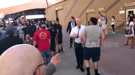 McGregor clashes with Mayweather's entourage
