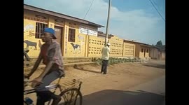 Burundi. Vistas desde el autobús camino de Kigali de pueblos. Small villages. Countryside. 2016 (1) Africa