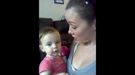 baby sings Cia