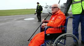 Grandfather breaks wingwalking record