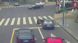 张家港  妻子开车拖行丈夫 什么仇什么怨
