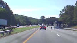 Loose lorry tyre causes crash on US highway