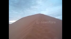Namibia. Sossusvlei (1) Going up sand dune 45, Duna 45. 2016