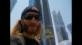 Qatar. Doha. Skyline from down. Skycrapers. Rascacielos desde abajo. 2016