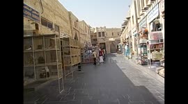 Qatar. Doha. Souq Waqif. Bazar. Mercado. 2016 (2) Narrado. Birds in cages area