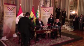 Presidents Evo Morales and Pedro Pablo Kuczynski meet in Lima
