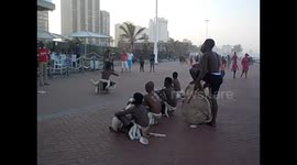 Sudáfrica. Durban. South Africa (5) Bailes Zulu dancings, promenade by the beach. 2016